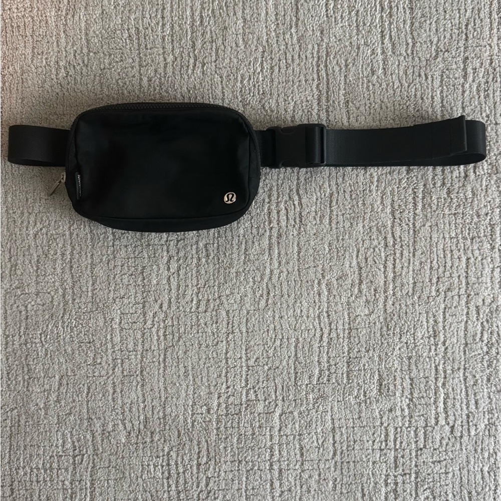 lululemon athletica Black Minimalist Belt Bag